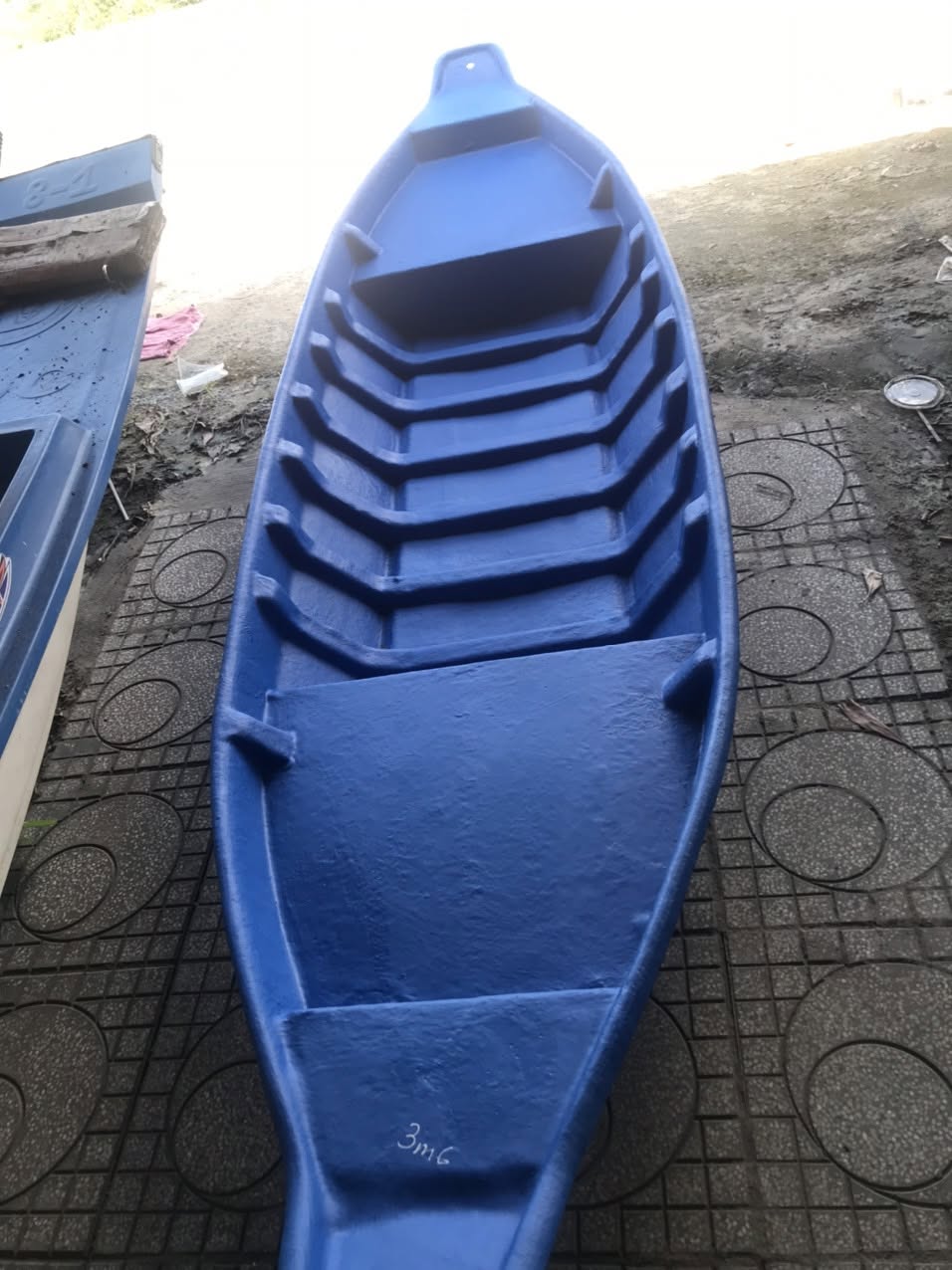 Ghe composite tiện cho ngư dân